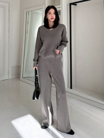 DAZY 2pcs Solid Color V-Neck Long Sleeve Sweater Set