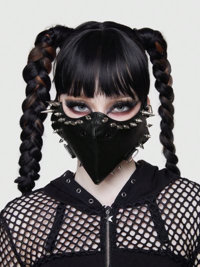 ROMWE Avant 1pc Studded Decor Face Coverring