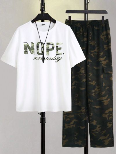 Men'S Slogan Print Round Neck T-Shirt And Camo Pants Two-Piece Set