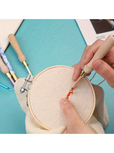 1pc Wooden Handle Embroidery Pen, Hand Embroidery Needle, Weaving Tool Punch Needle DIY Sewing Accessories