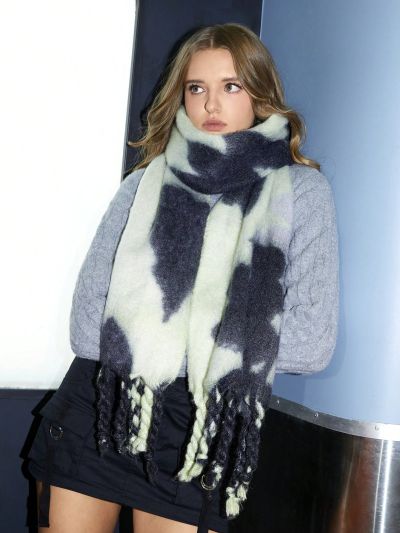 SHEIN ICON Tassel Decor Warm Scarf