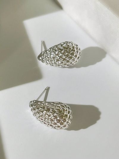 1pair Women's Exaggerated Metal Tear-shaped Ear Stud Earrings - Pineapple Design Surface, Personalized, Fashionable, Versatile Ear Jewelry For Fashionable Women