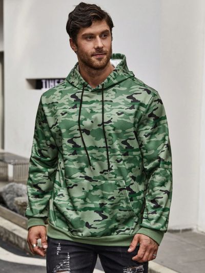 Manfinity Homme Men's Casual Loose Fit Camouflage Hooded Sweatshirt In Green
