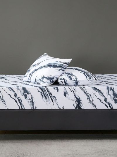 2/3pcs Fitted Sheet Sets With 90g Polyester Flannel Material And Marble Print Pattern, Include 1 Fitted Sheet And 1/2 Pillowcases