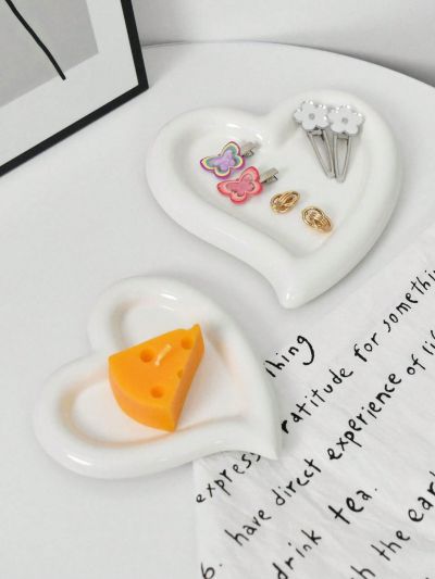 1pc White Heart Shaped Creative Plate For Jewelry Storage
