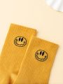 Retro Characters Fashionable Smiling Face Pattern Mid-Calf Socks