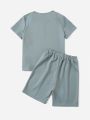 SHEIN Kids EVRYDAY Boys Pocket Patched Tee & Shorts