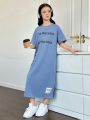 SHEIN Kids EVRYDAY Tween Girl Knitted Solid Color Letter Print Loose Casual Dress With Round Neck