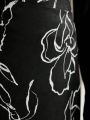 SHEIN Modely 2pcs/set Solid Color T-shirt And Flower Printed Half Skirt Set
