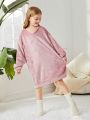 SHEIN Girls' Knitted Solid Color Plush V-neck Loose Mid-length Home Clothes