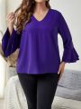 EMERY ROSE Plus Size Solid Color V-neck Bell Sleeve Shirt