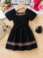 SHEIN Kids Nujoom Little Girls' Geometric Woven Belt Short Sleeve Dress