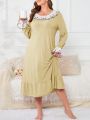 Women's Lovely Lace Collar Plus Size Nightgown