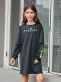 SHEIN Kids EVRYDAY Girls' Loose Fit Casual Dress With Round Neckline And Letter Design