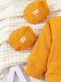 SHEIN 5pcs/Set Baby Boys' Cute Casual Home Wear Letter Print Long Sleeve Tops+Pants+Hat+Mittens+Socks Set For Newborn, Autumn/Winter