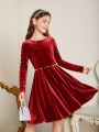 SHEIN Kids FANZEY Tween Girls' Elegant Knit Short Plush Round Neck Beaded Dress, Solid Color