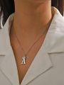 1 pc Fashion Style Crown 26 Letter Necklace Suitable for Women's Daily Wear