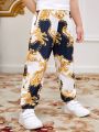 SHEIN Kids SUNSHNE Young Boy 1pc Baroque Printed Casual Vacation Shorts For Summer