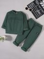 SHEIN Kids EVRYDAY Young Boy Letter Embossed Thermal Lined Sweatshirt & Sweatpants