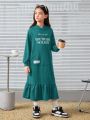 SHEIN Kids Nujoom Girls' Hoodie Dress With Kangaroo Pocket & Letter Print Design For Juniors