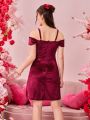 Teenage Girls' Bodycon Velvet Dress With Hollow Out Shoulder Design For Parties