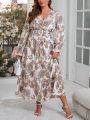 SHEIN Clasi Plus Size Women's Bell Sleeve Dress With Cashew Flower Print