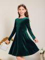 SHEIN Tween Girls' Knitted Solid Color Short Plush Round Neck Dress With Beading Decoration
