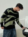 Manfinity Hypemode Men's Round Neck Printed Sweater