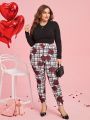 SHEIN Clasi Valentine's Day  Plus Size Rose And Check Printed Skinny Pants