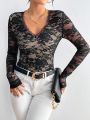 SHEIN Privé Women's V-neck Lace Bodysuit