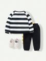 SHEIN Baby Boy Striped & Letter Graphic 3D Patched Raglan Sleeve Sweatshirt & Sweatpants