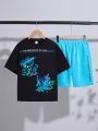 SHEIN Kids HYPEME Boys' Cool And Casual Street Fashion Tag Print Knitted T-Shirt And Shorts Set, Short Sleeve, Round Neck
