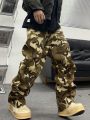 Manfinity Hypemode Men's Camouflage Printed Multi-pocket Cargo Jeans