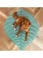 FUNNYFUZZY Leaf Shape Dog Blanket