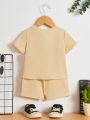SHEIN Baby Boy Casual Comfortable Letter & Patchwork Short Sleeve Top And Shorts Set
