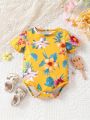 Baby Girl's Vintage Floral Print Delicate Romper With A Festive Feel