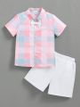 SHEIN Kids EVRYDAY 2pcs/Set Young Boys' Casual Sports Street Style Dopamine Colorful Plaid Pattern White Turn-Down Collar Short Sleeve Shirt And White Shorts, Suitable For Daily Life, School, Travel, Party, Spring And Summer