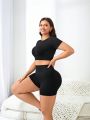 Plus Size Women's Crop Top And Shorts Sports Set
