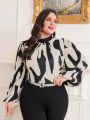 SHEIN Modely Plus Size Contrast Color Printed Lantern Sleeve Blouse