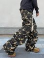 Manfinity EMRG Men's Camouflage Print Jeans