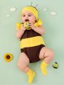 SHEIN Baby Letter Graphic Colorblock Ruffle Trim Bodysuit With Hat Costume Set