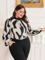 SHEIN Modely Plus Size Contrast Color Printed Lantern Sleeve Blouse
