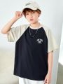 SHEIN Kids KDOMO Tween Boys' Casual Color Block Raglan Sleeve Knit T-Shirt With Letter Print