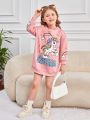 SHEIN Kids Y2Kool Young Girl Unicorn & Slogan Print Drop Shoulder Sweatshirt Dress