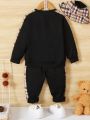SHEIN Kids QTFun Young Boy Bear Print Contrast Side Seam Sweatshirt & Sweatpants & Hat