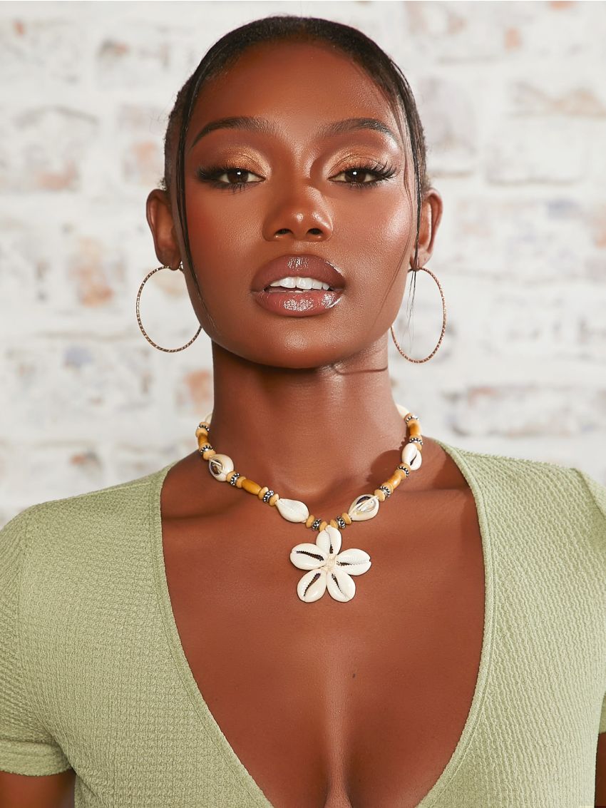 Shell Decor Necklace