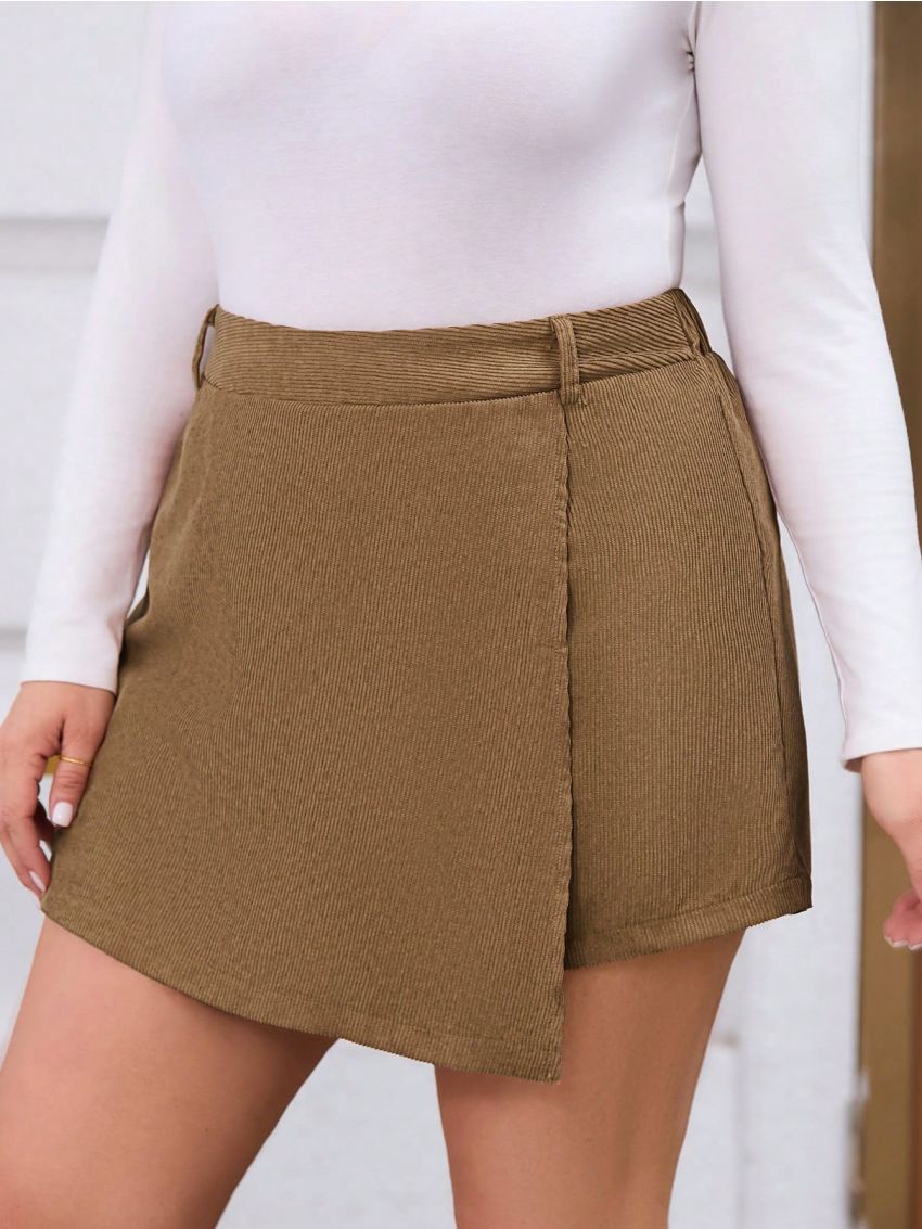 SHEIN Essnce Women's Stylish Elegant Plus Size Shorts With Irregular Hem