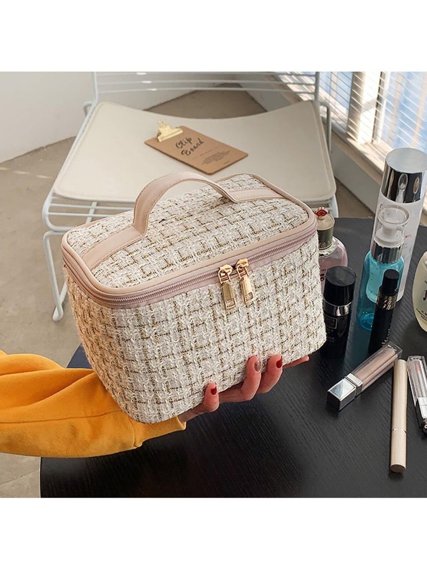 Knitted Travel Cosmetic Bag Fashionable Portable Organizer Bag For Travel, White