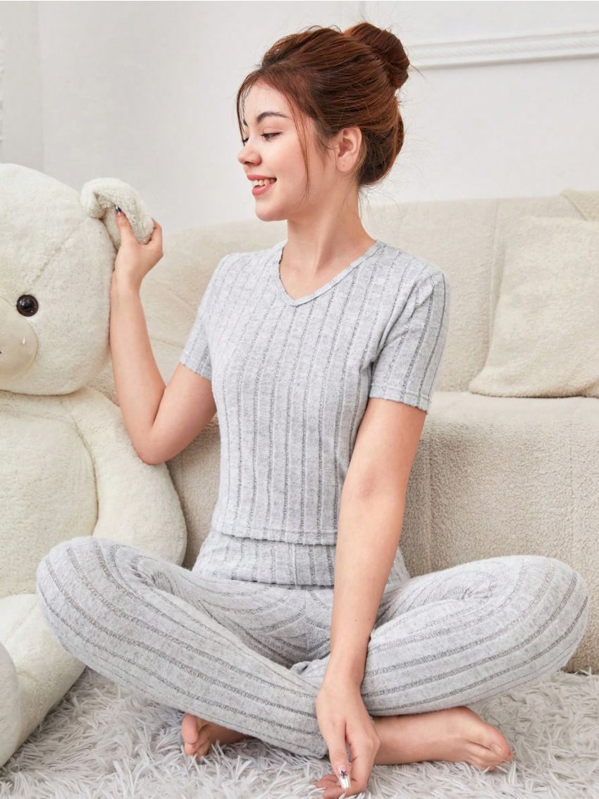 SHEIN Teen Girls' Rib Knitted Fleece Solid Color V-Neck T-Shirt And Pants Casual Home Outfit