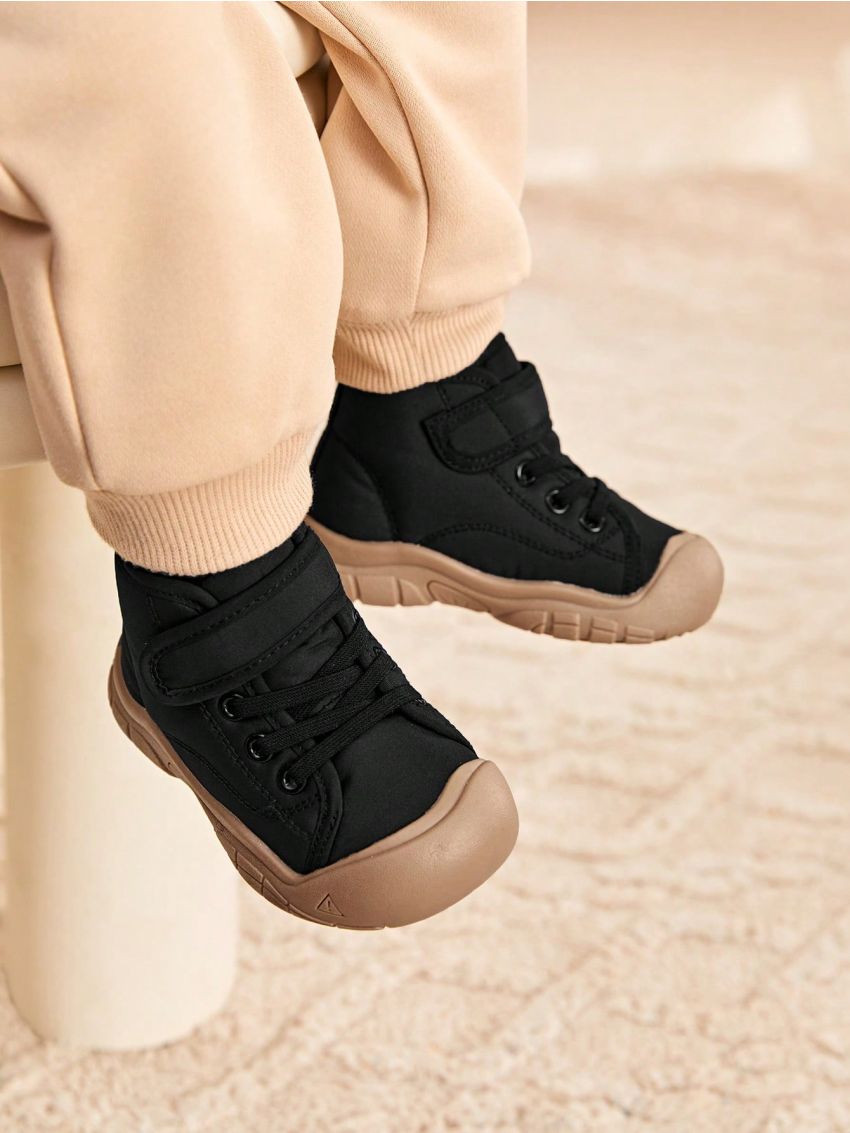Cozy Cub Boys' Black Fashionable Trendy Design Elegant Vintage Comfortable & Warm Shoes